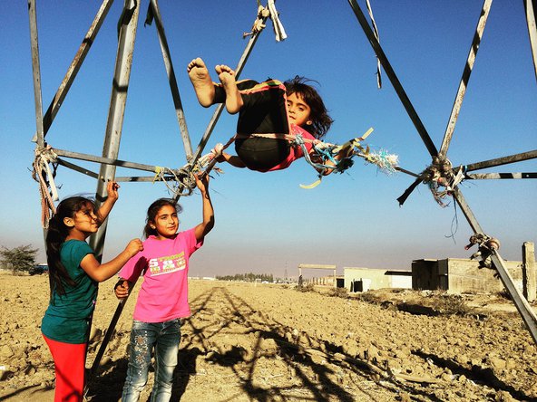 Transmission tower as swing structure in the Bekaa Valley - 2016 - by Joana Dabaj © CatalyticAction 
